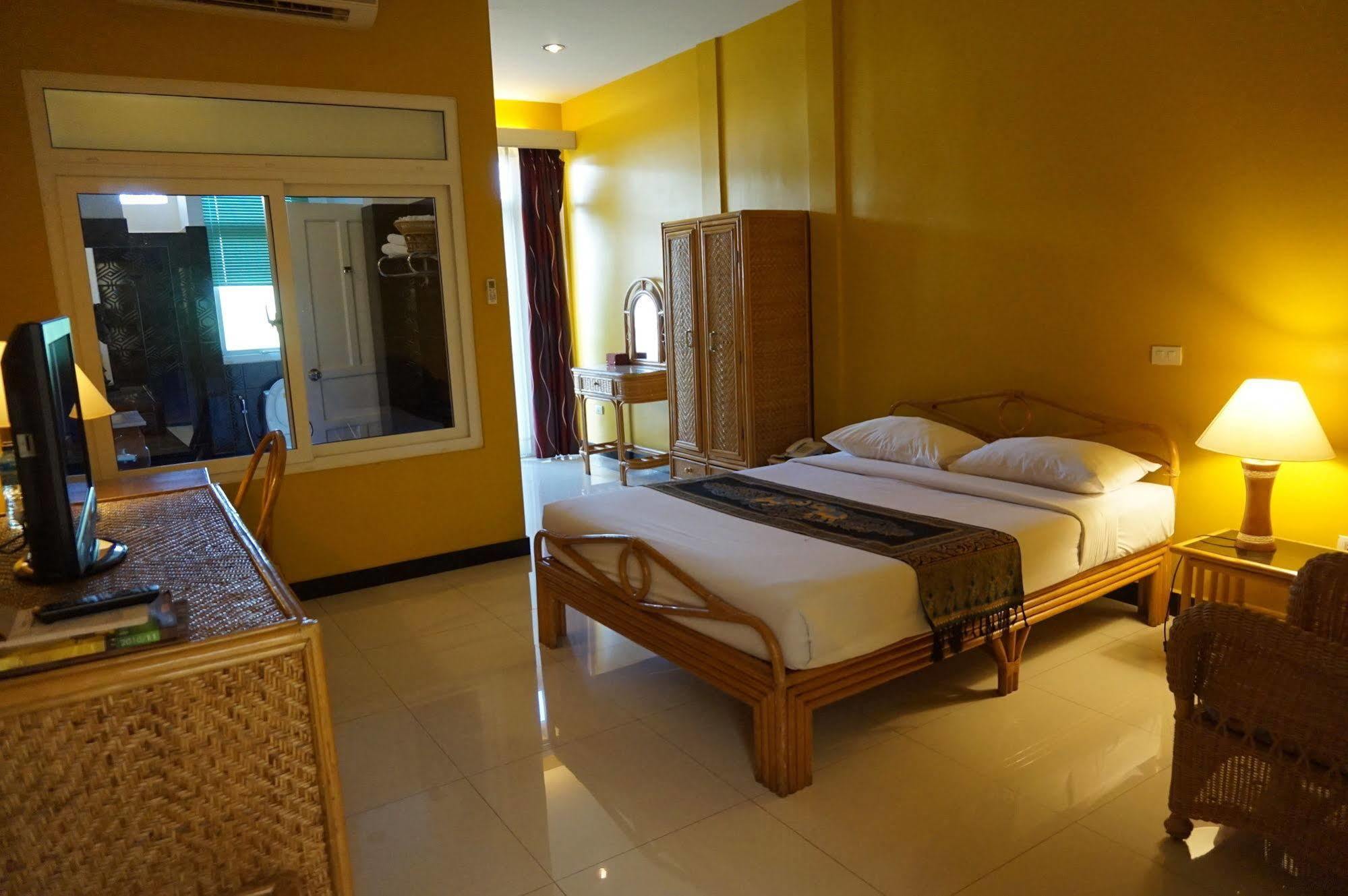 Day Inn Hotel Ban Nongdouang Exterior photo